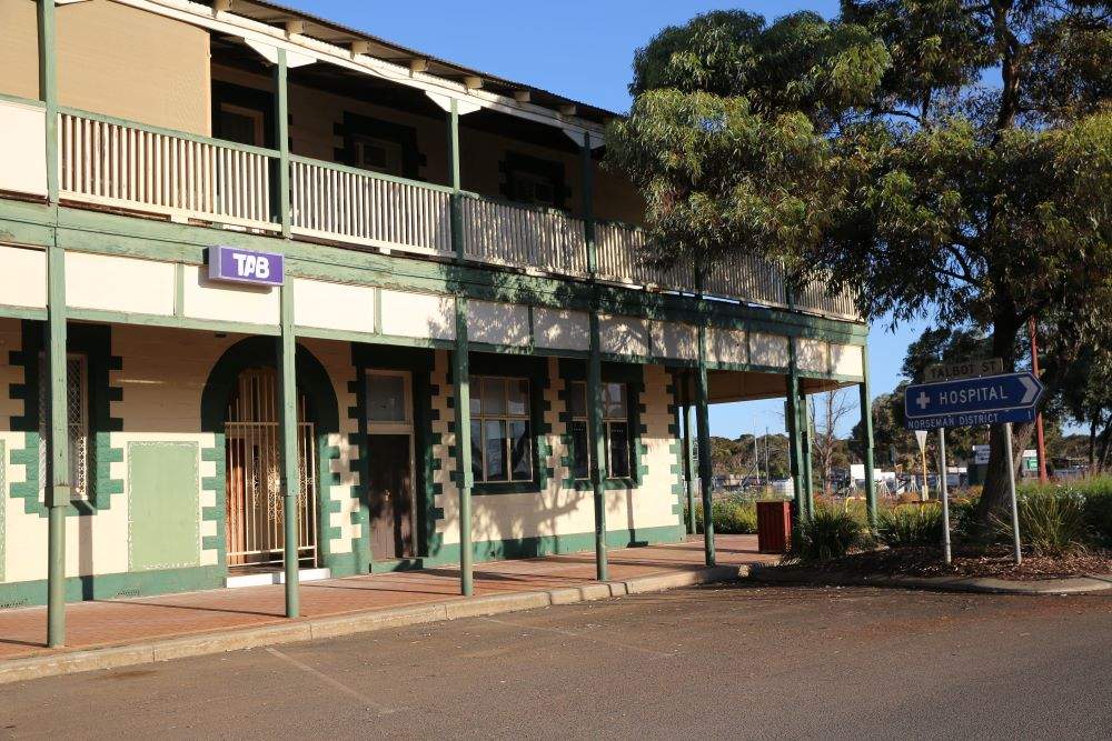 norseman-hotel-front