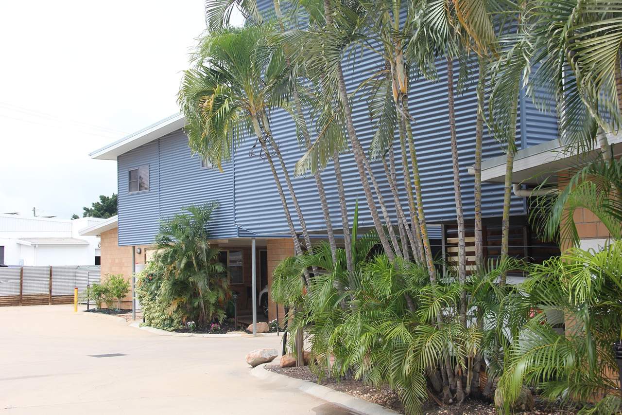 OutbackExterior2 Large